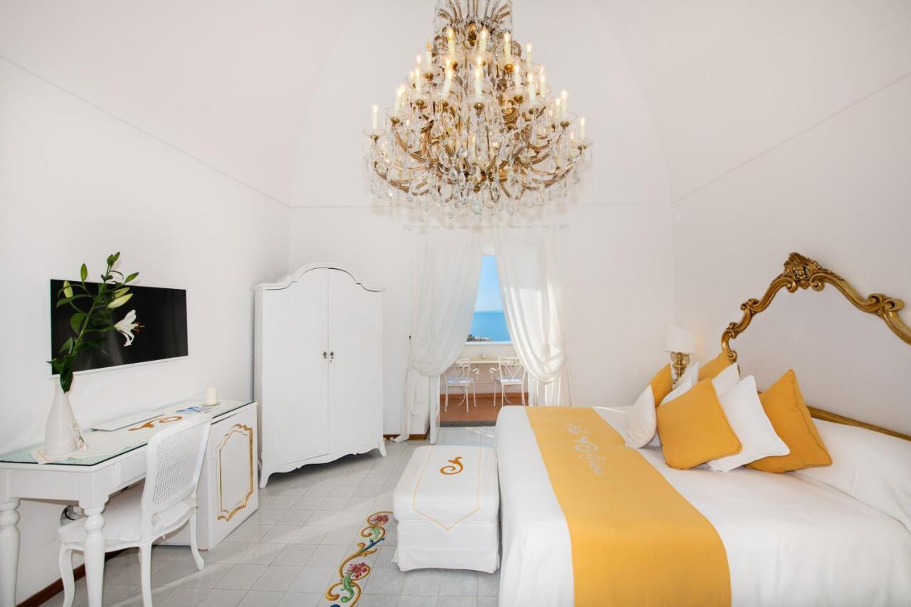 Yiara 2* Positano